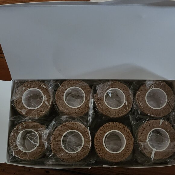 3 Boxes Self Adhesive Bandages 16 rolls per box - Picture 2 of 3